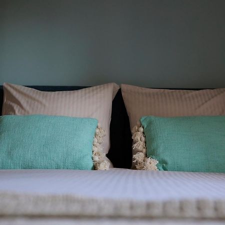 Le Sommelier Bed & Breakfast Байьол Екстериор снимка