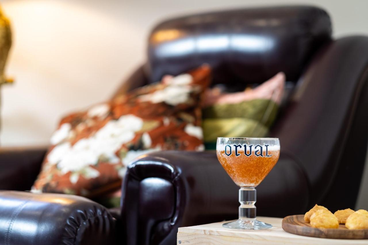 Le Sommelier Bed & Breakfast Байьол Екстериор снимка