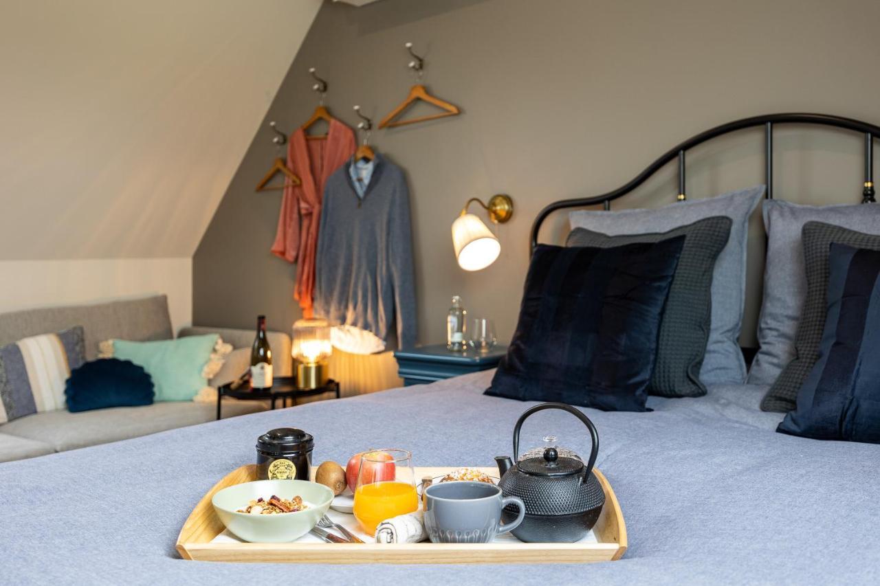 Le Sommelier Bed & Breakfast Байьол Екстериор снимка