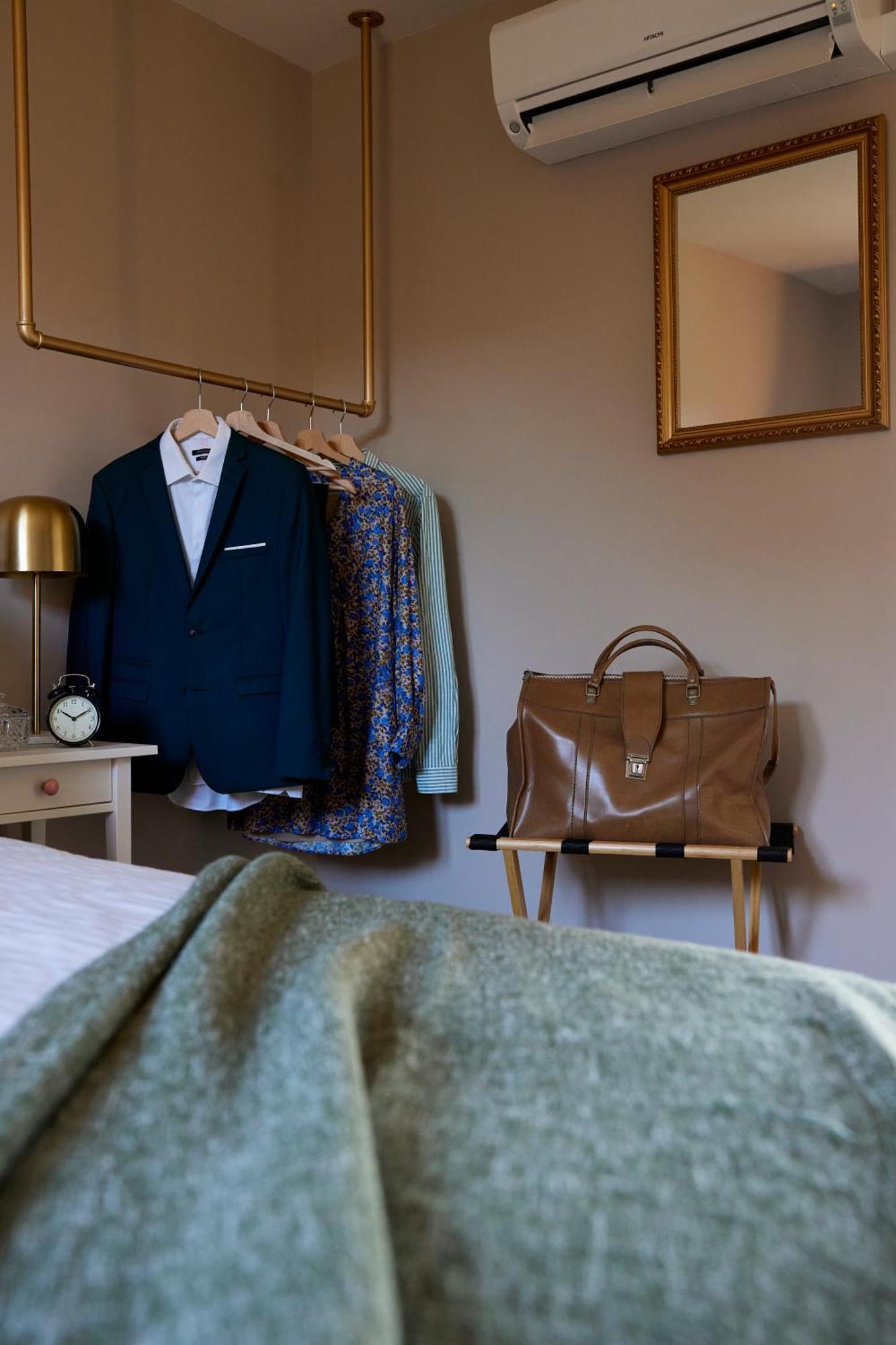 Le Sommelier Bed & Breakfast Байьол Екстериор снимка